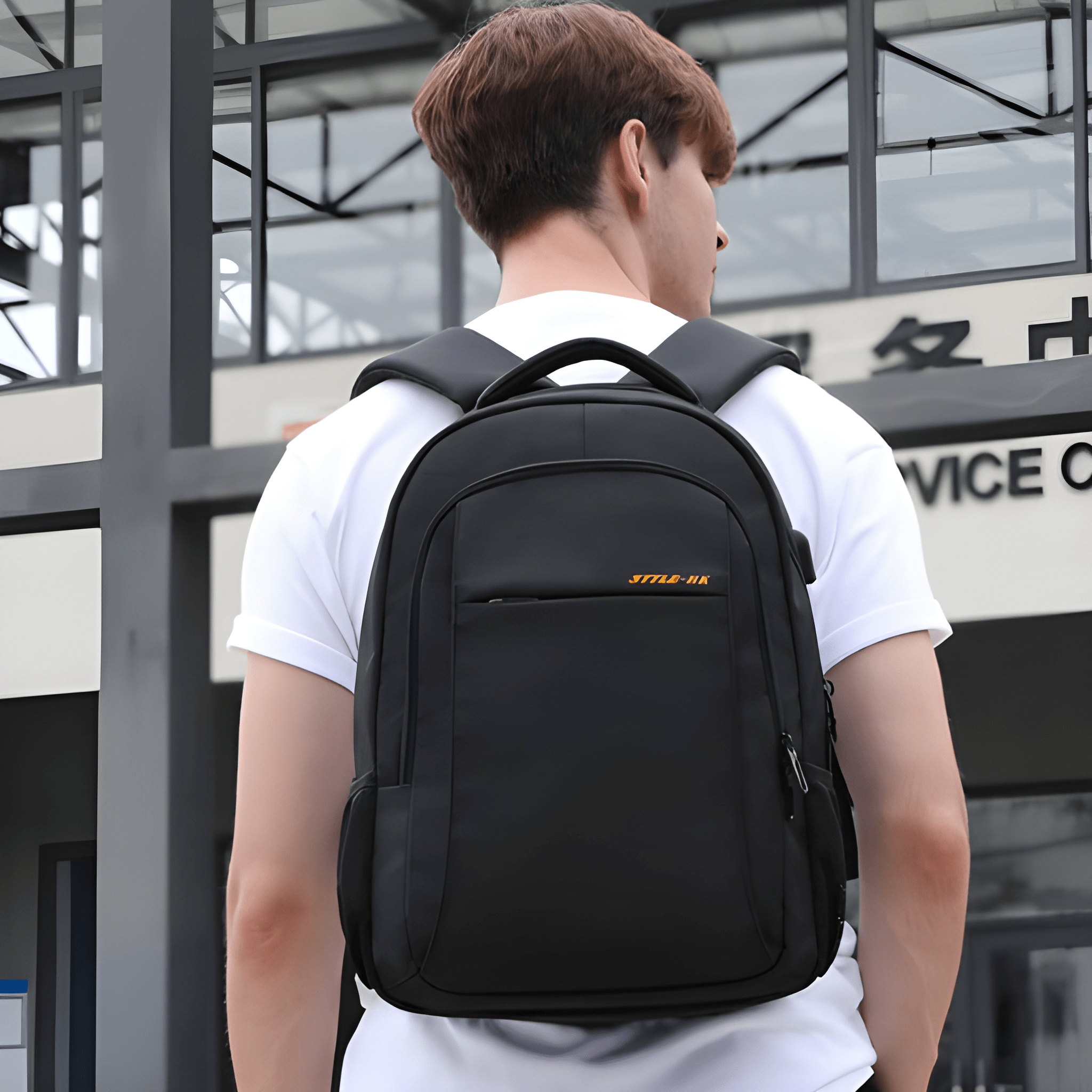 Sac à dos voyage noir de 30L – Étanche, Connecté & PC 15,6"