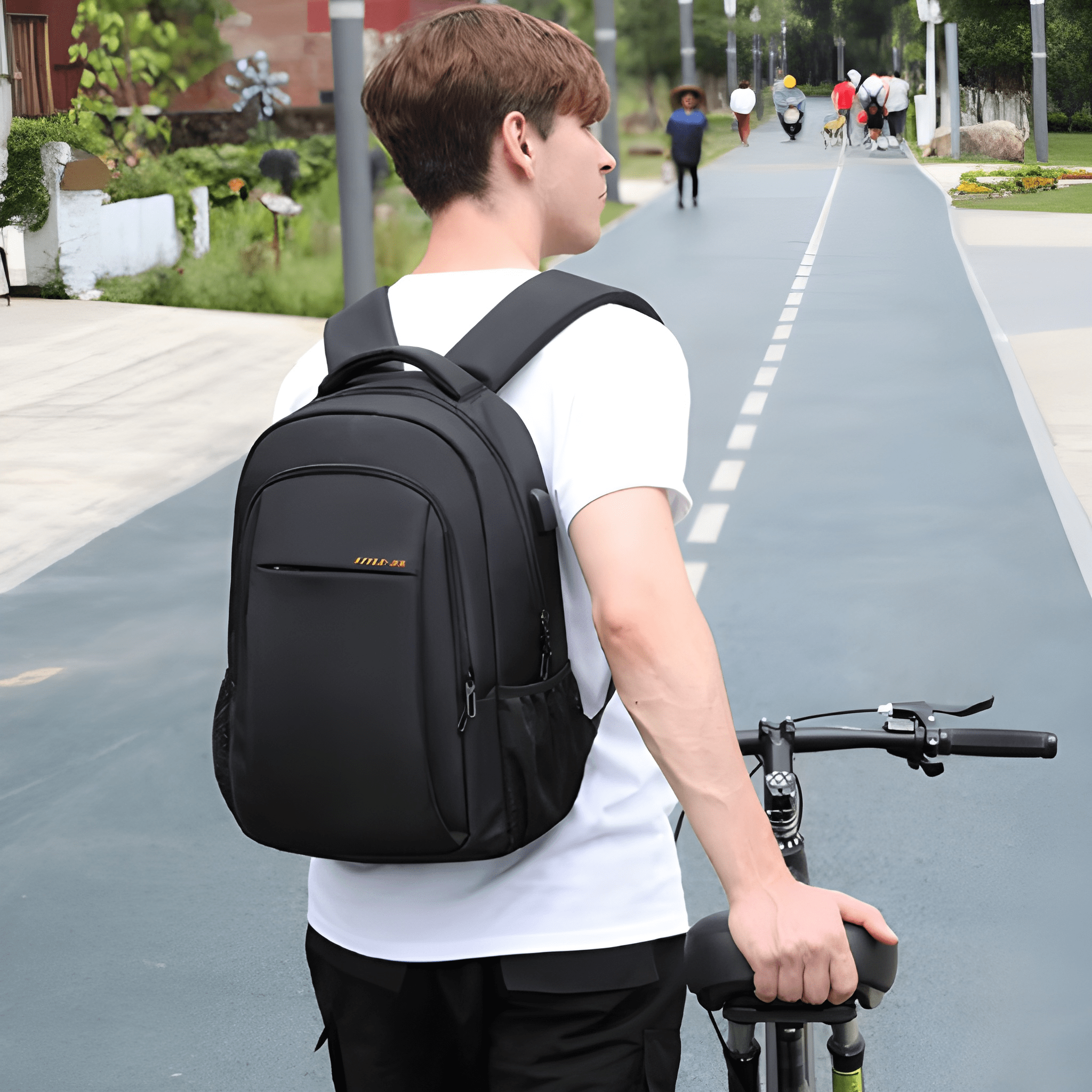 Sac à dos voyage noir de 30L – Étanche, Connecté & PC 15,6"